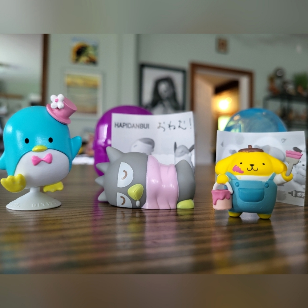 Sanrio Hapidanbui Badtz Maru, Pompompurin painter, Tuxedosam Gashapon Capsule